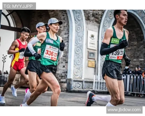 杭州足球队在奥运会中的战术表现分析与点评探讨